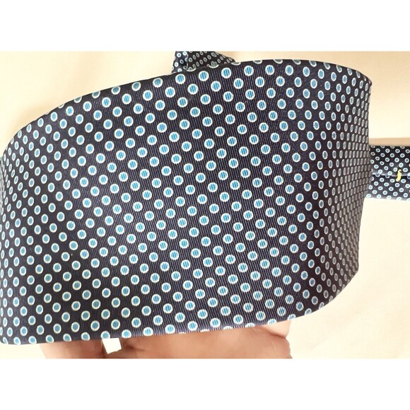 J. McLaughlin Silk Tie Geometric Print Blues White Beautiful Necktie - Picture 2 of 3